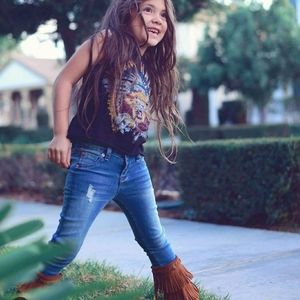 Minnetonka Size 8 toddler